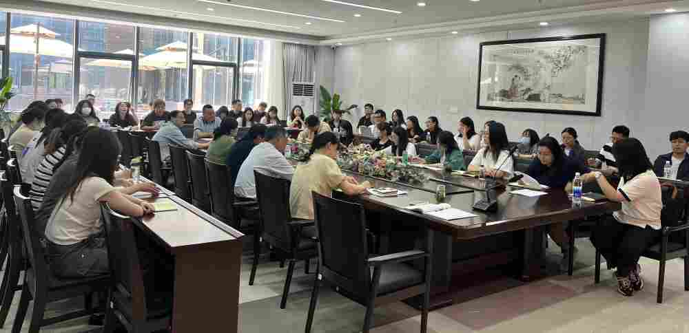 直面挑战谋突破 协同奋进促提升 —— 我校召开行政干部作风建设会议